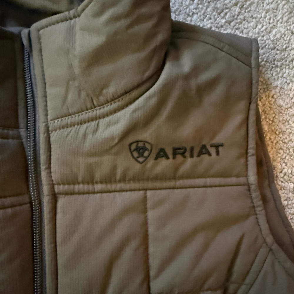 Ariat women's crius insulated vest - Picture 2 of 5
